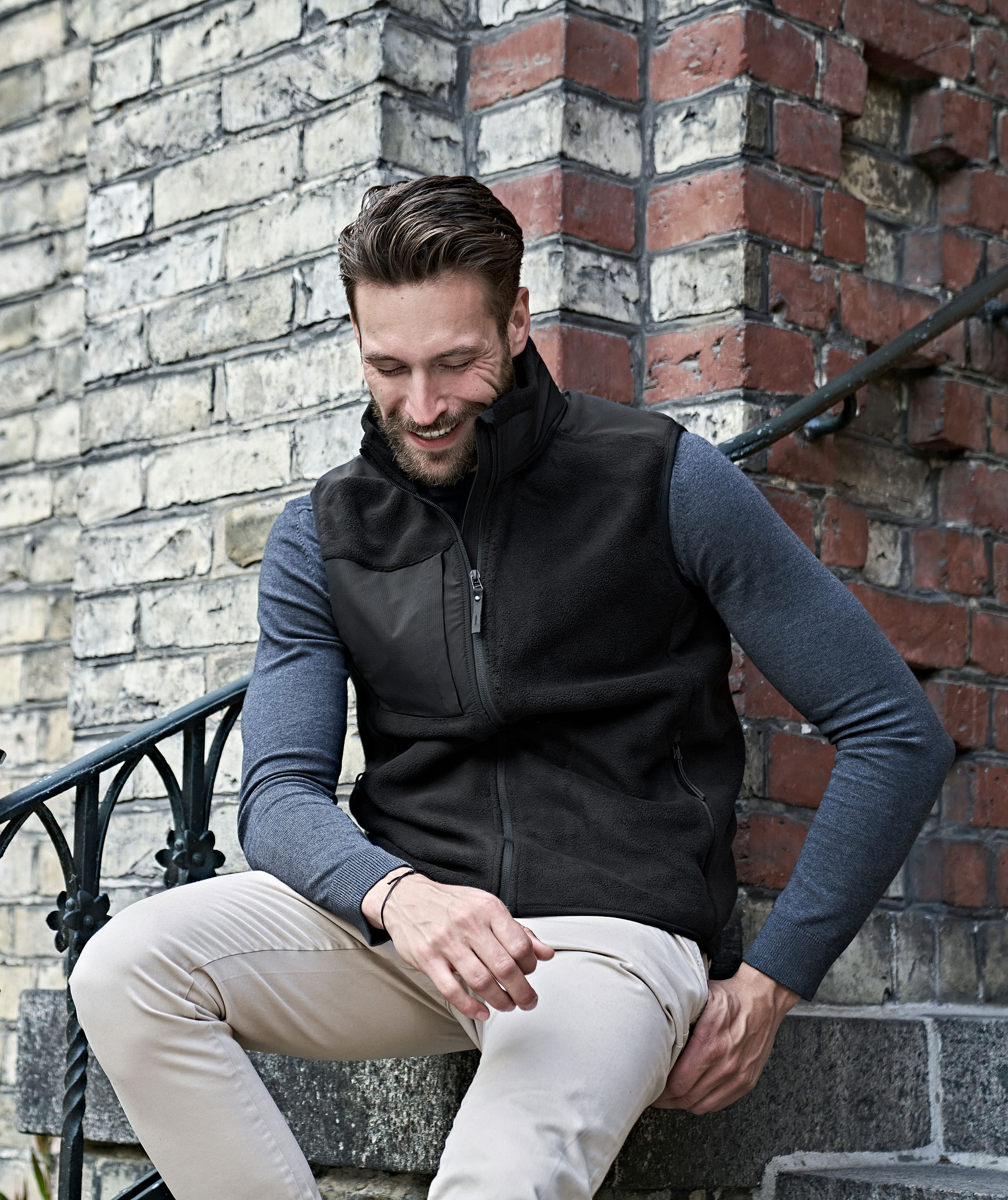 Tee Jays mountain fleece vest, Black, large image number 1