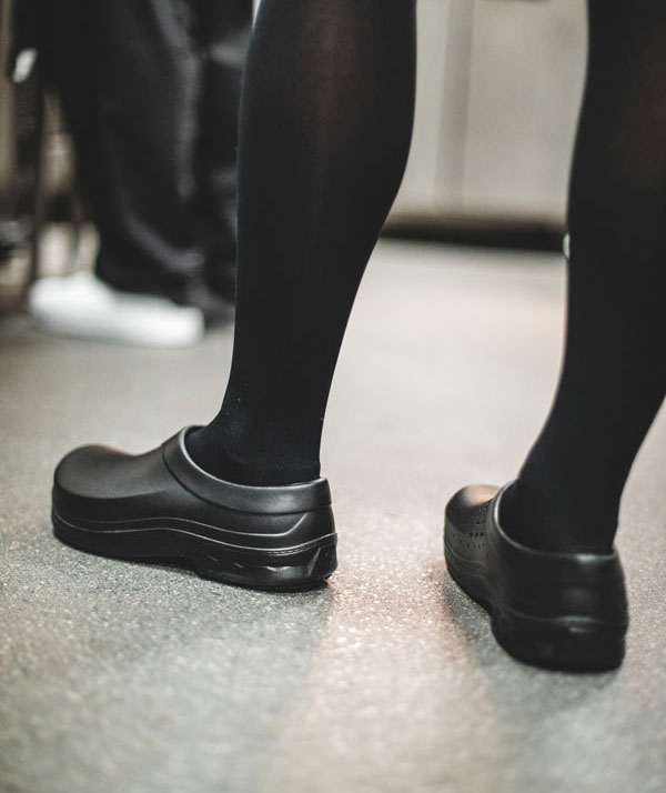 Shoes For Crews Radium clogs with heel cover OB, Black, large image number 4