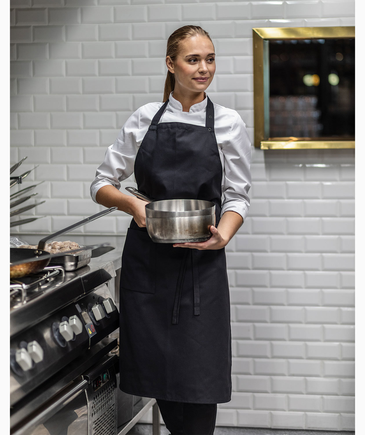 Segers 4579 bib apron with pocket