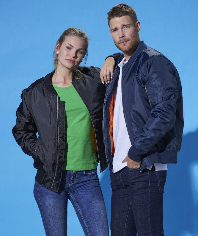 Clique bomberjacka, Svart