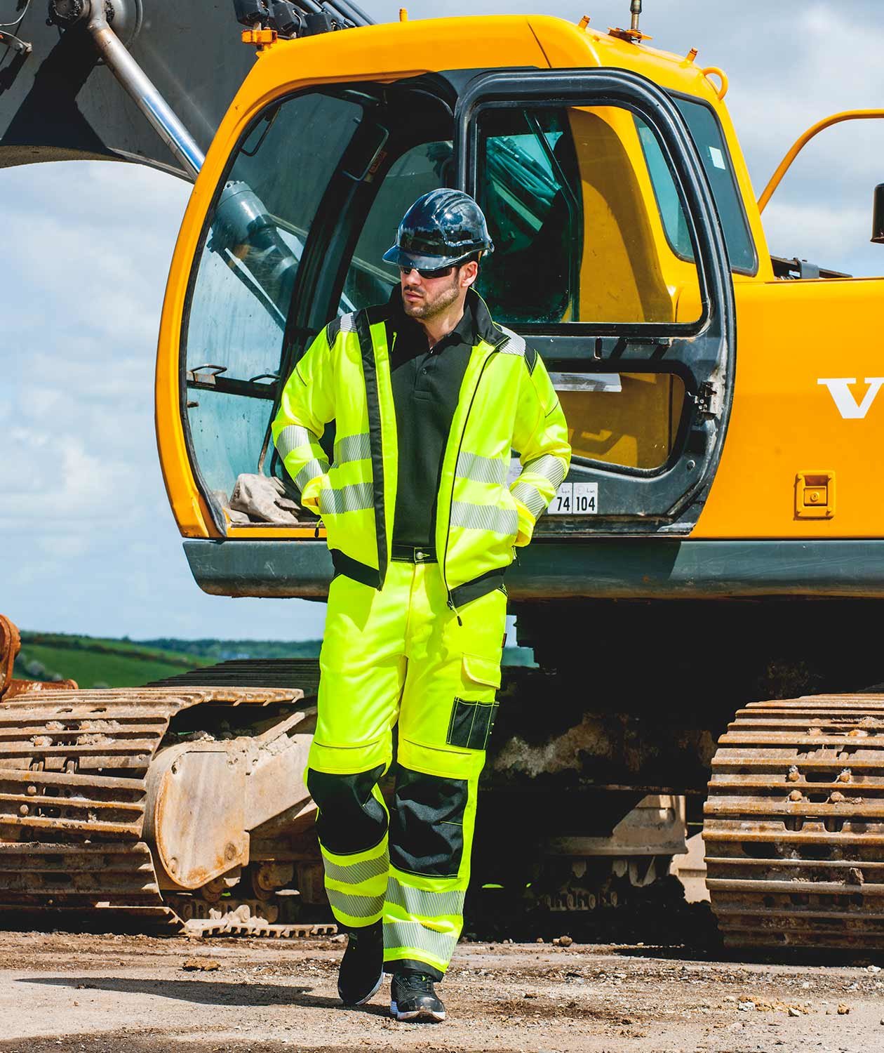 Portwest PW3 work jacket, Hi-vis Yellow/Black, large image number 2