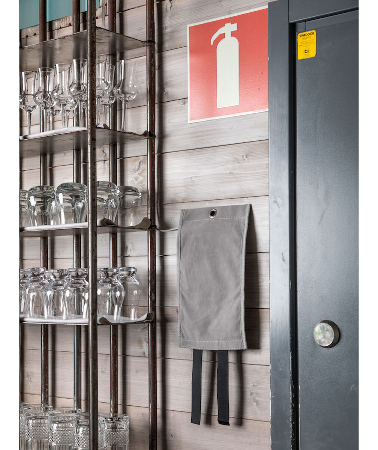 Kosta Linnew&auml;fveri fire blanket