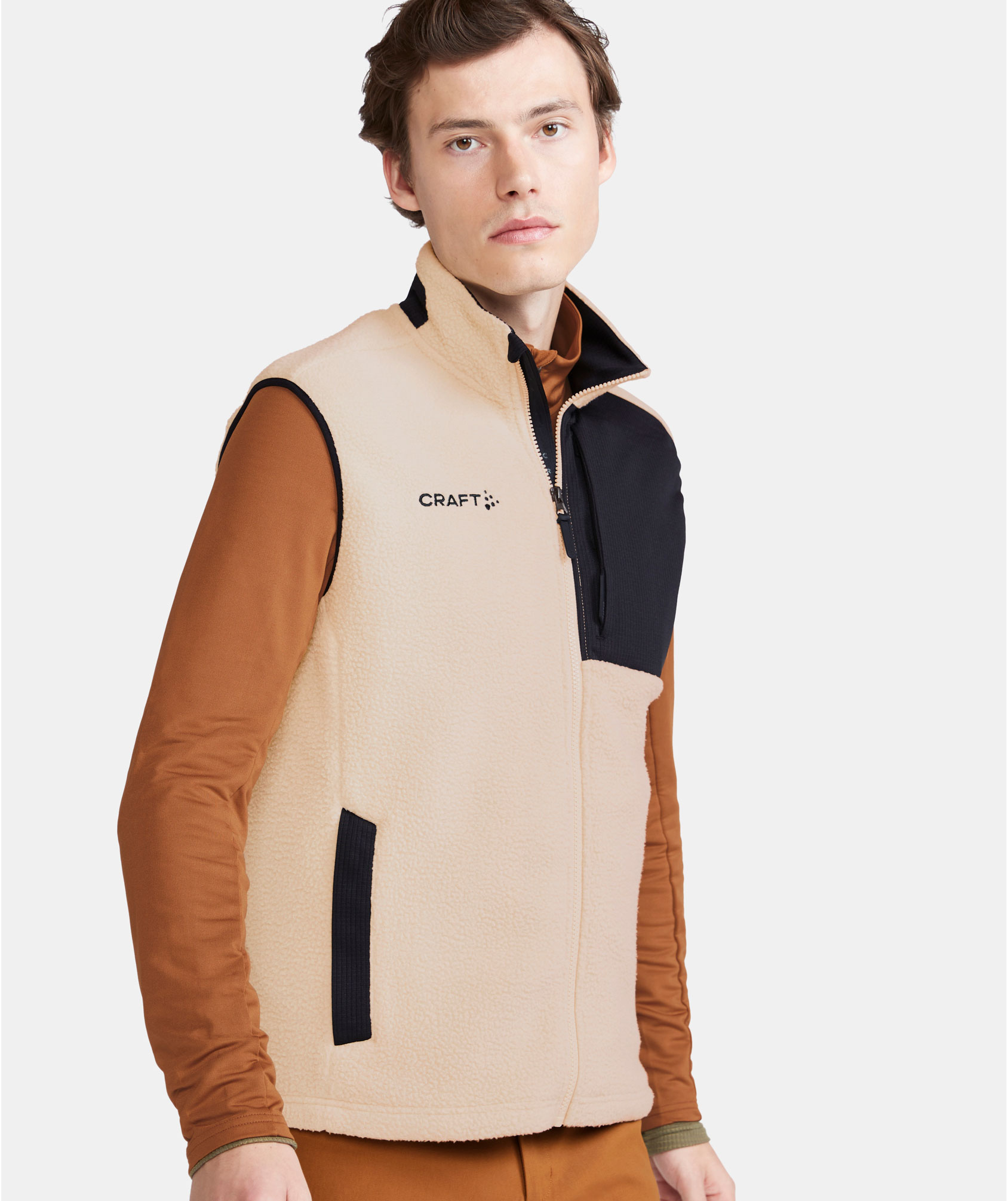 Craft ADV Explore fibre pile vest, Ecru-black