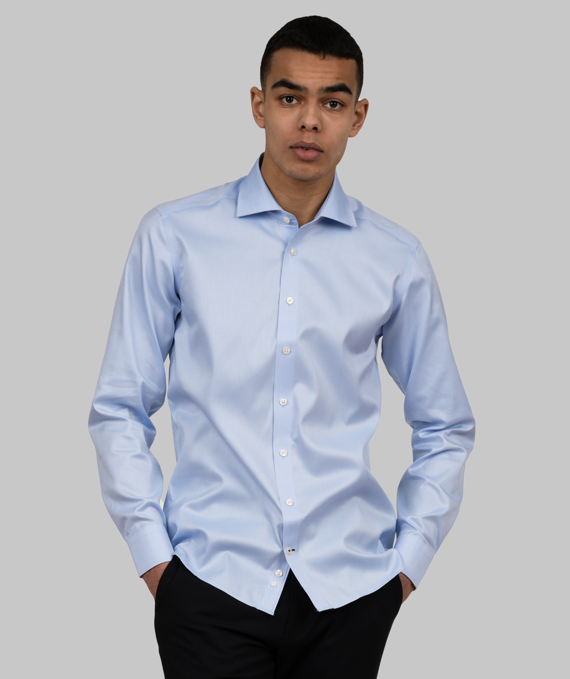 J. Harvest & Frost Black Bow 60 slim fit skjorta