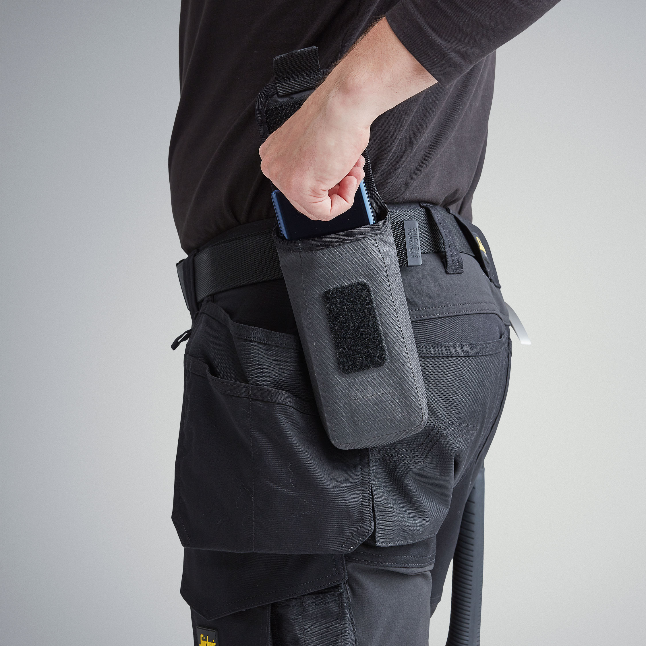 Snickers smartphone pouch, Black, Black, large image number 2