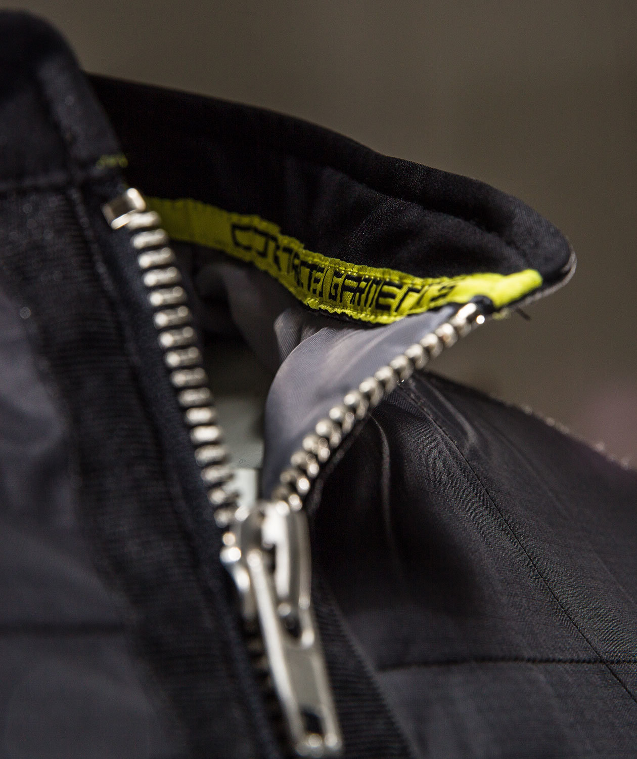 Monitor l&auml;ttviktsjacka, Caviar black