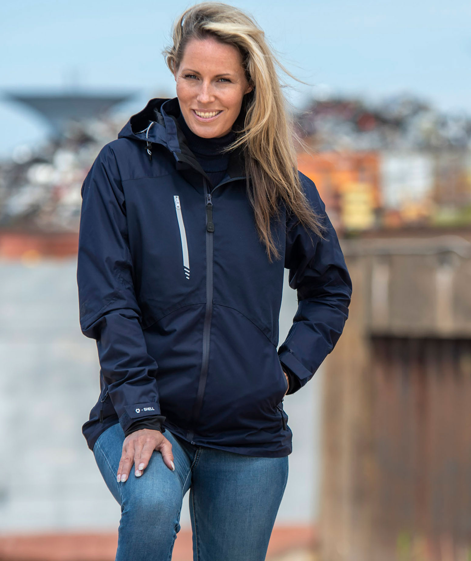 Matterhorn Lowe skaljacka dam, Navy