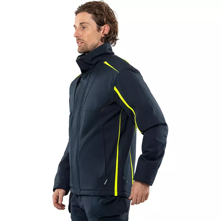 Fristads softshell vinterjacka 4931 GSW full stretch, Mörk Marinblå/Hi-Vis Gul, large image number 6