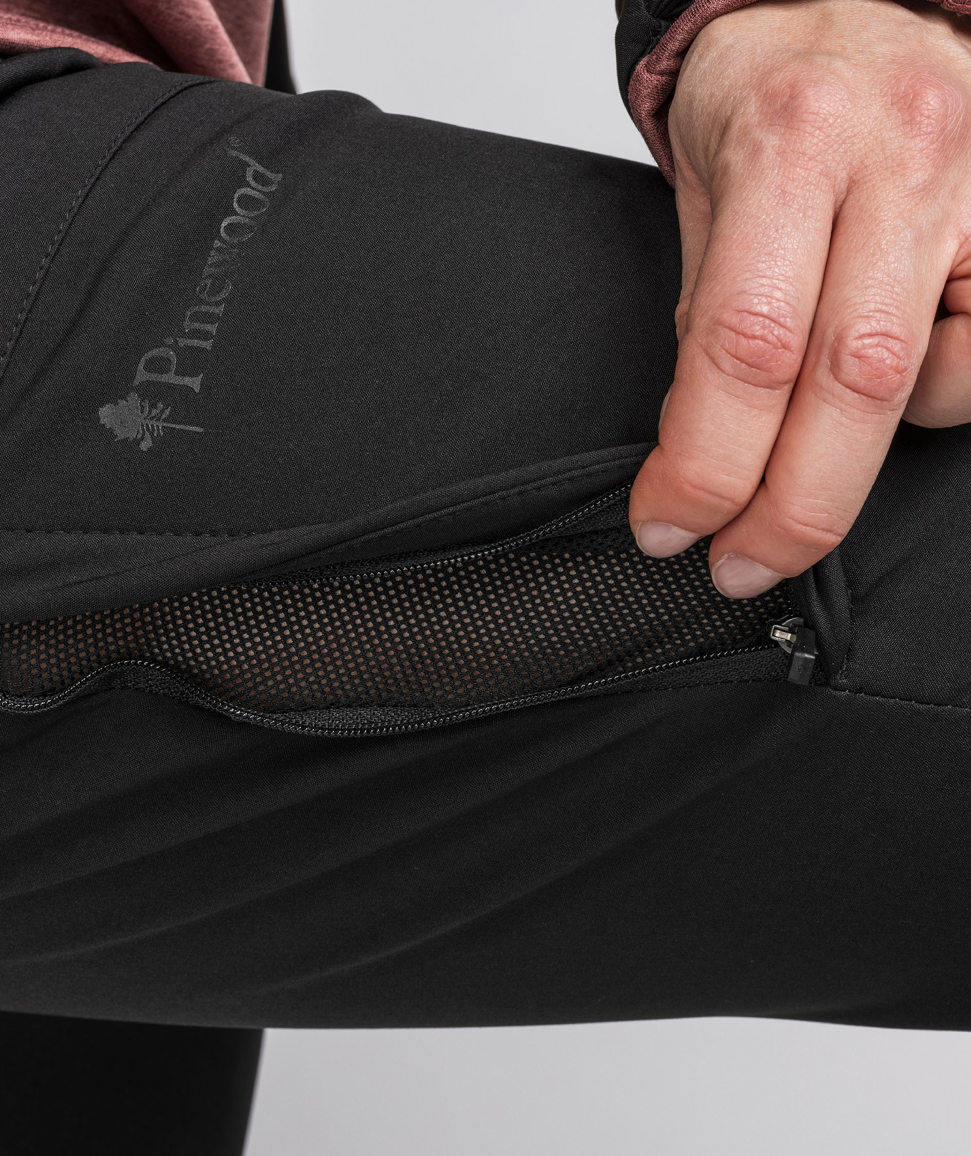 Pinewood Wilda Stretch dame skalbukser, Sort, large image number 5