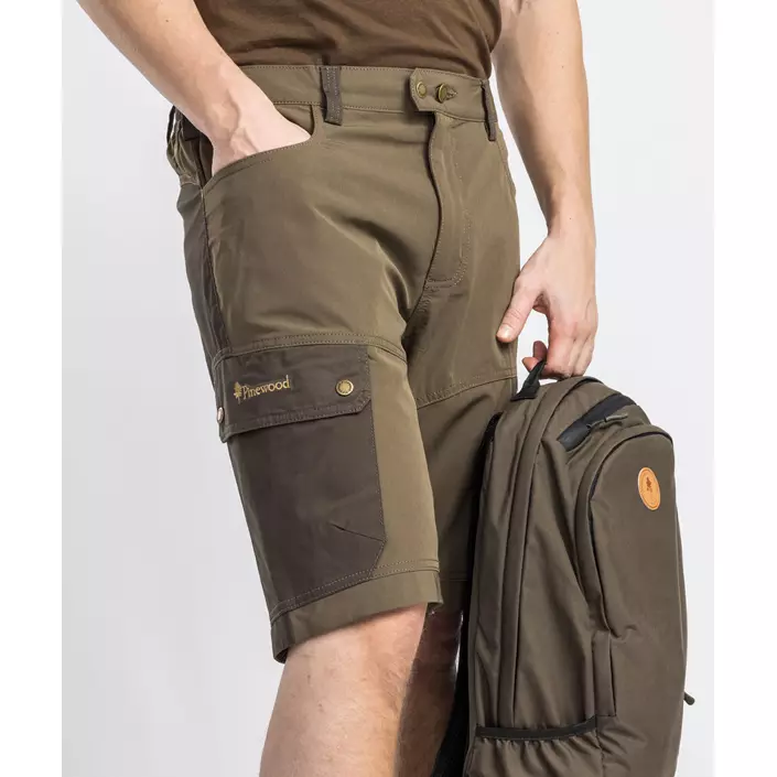 Pinewood Finnveden Trail Hybrid shorts, Dark Olive/Earth Brown, large image number 4