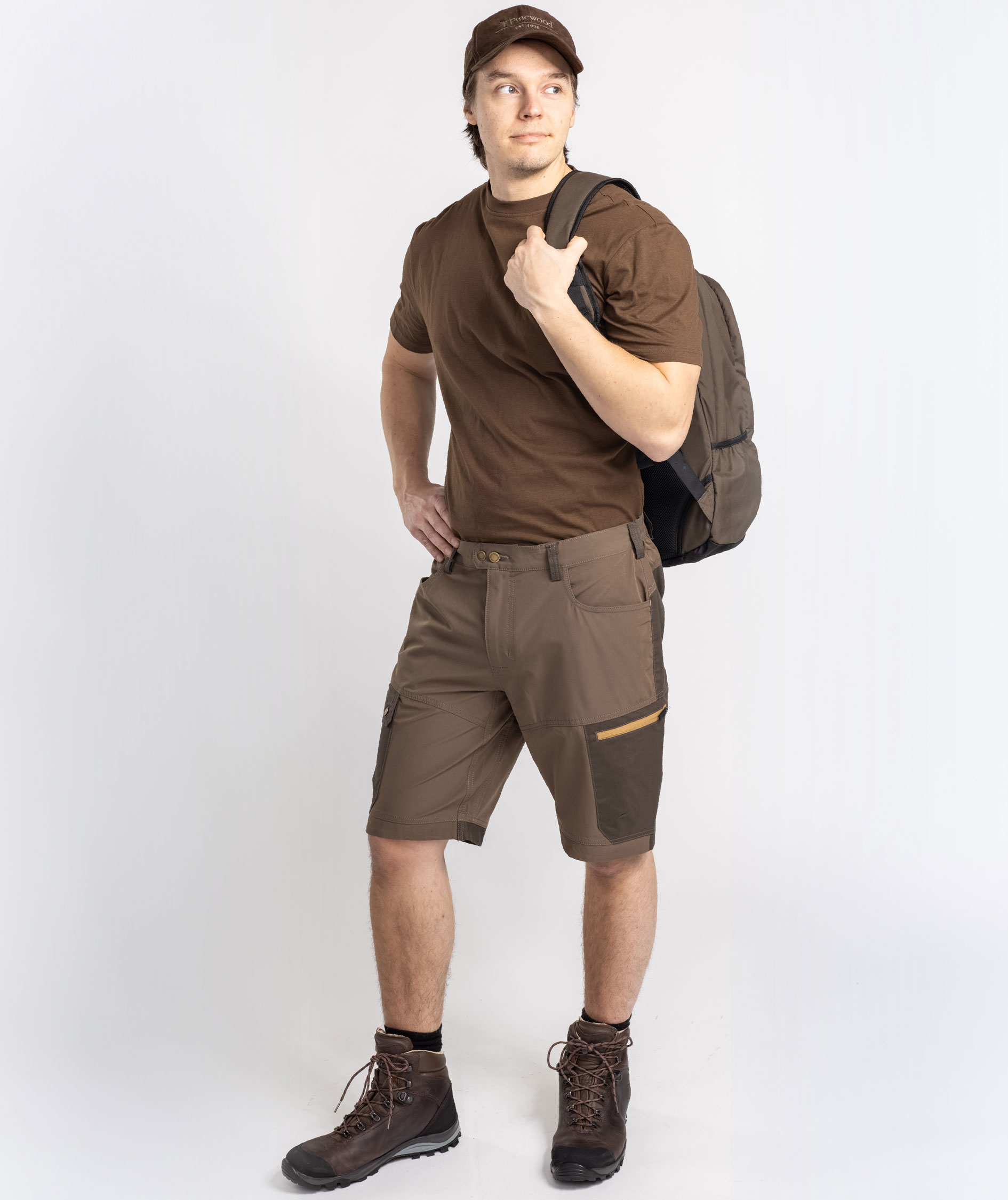 Pinewood Finnveden Trail Hybrid shorts, Dark Olive/Earth Brown, large image number 1