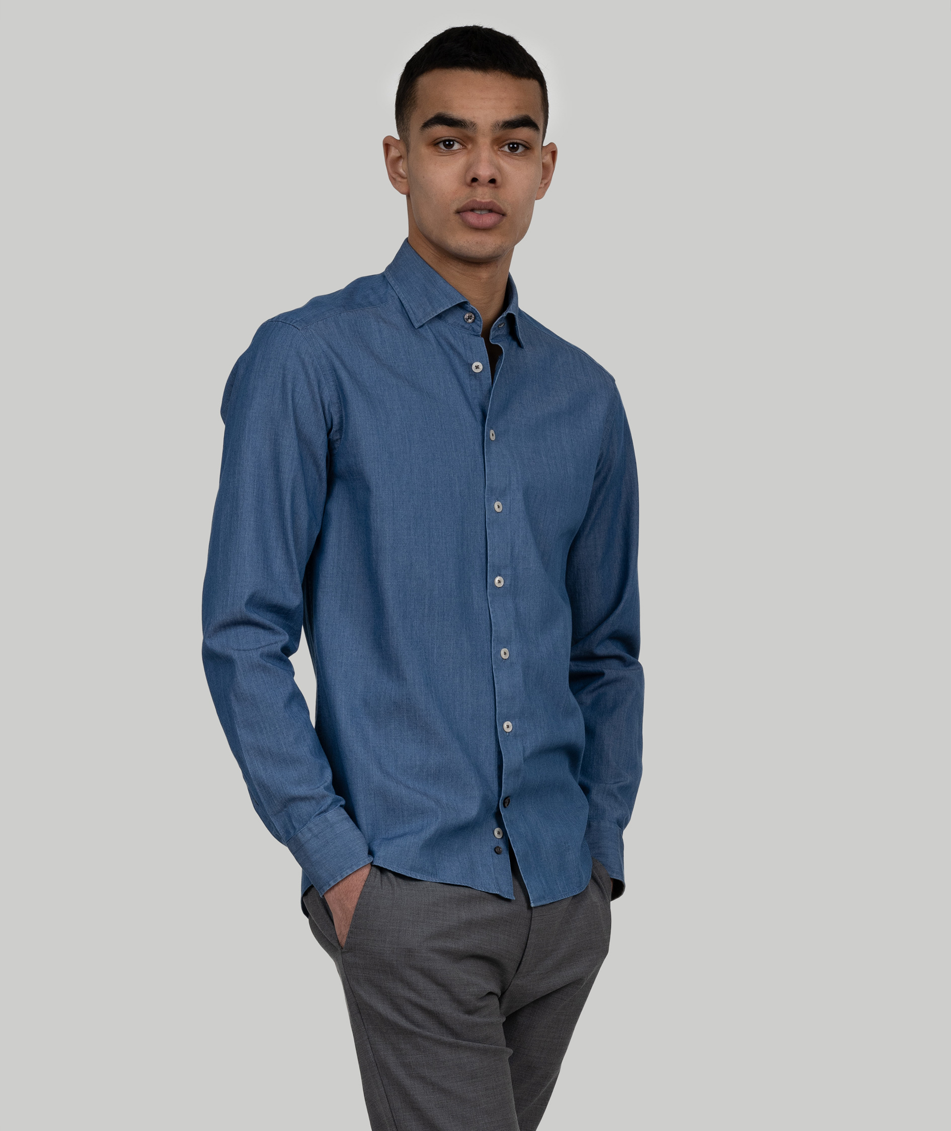 J. Harvest & Frost Indigo Bow 130 slim fit shirt
