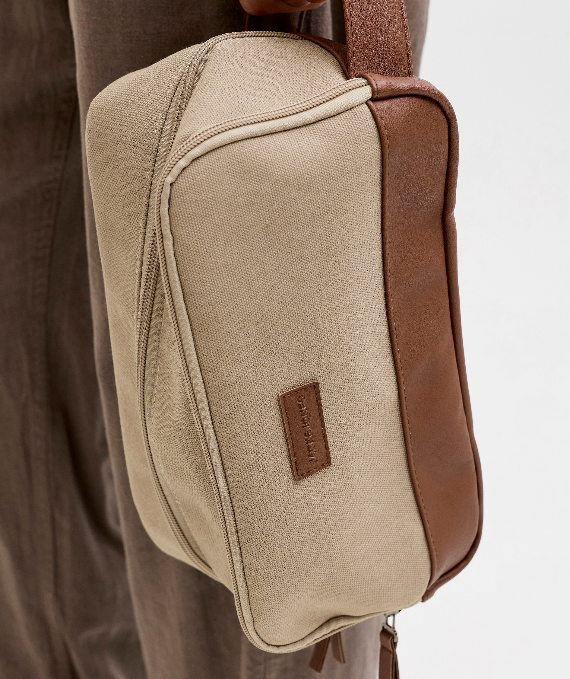 Jack & Jones JACPASCAL toiletry bag 3,7L, Beige, Beige, large image number 7