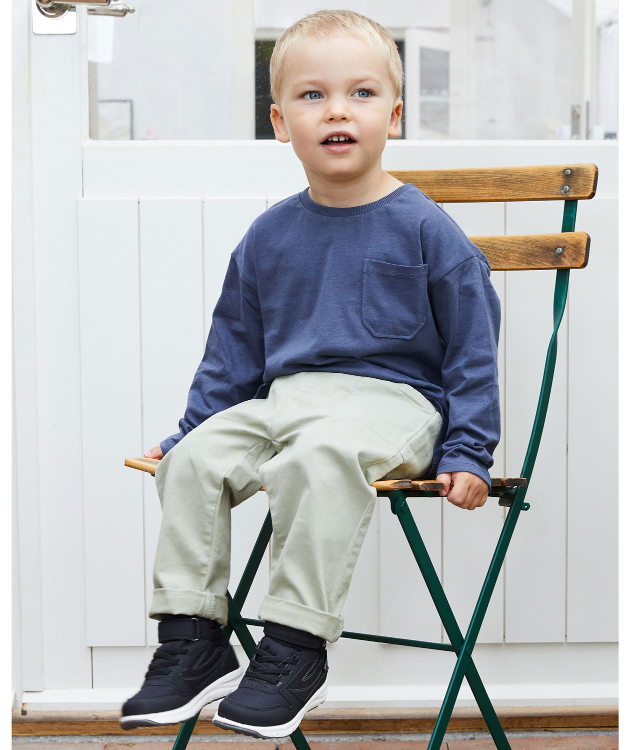 Viking Hovet Mid WP sneakers till barn, Svart/Gr&aring;