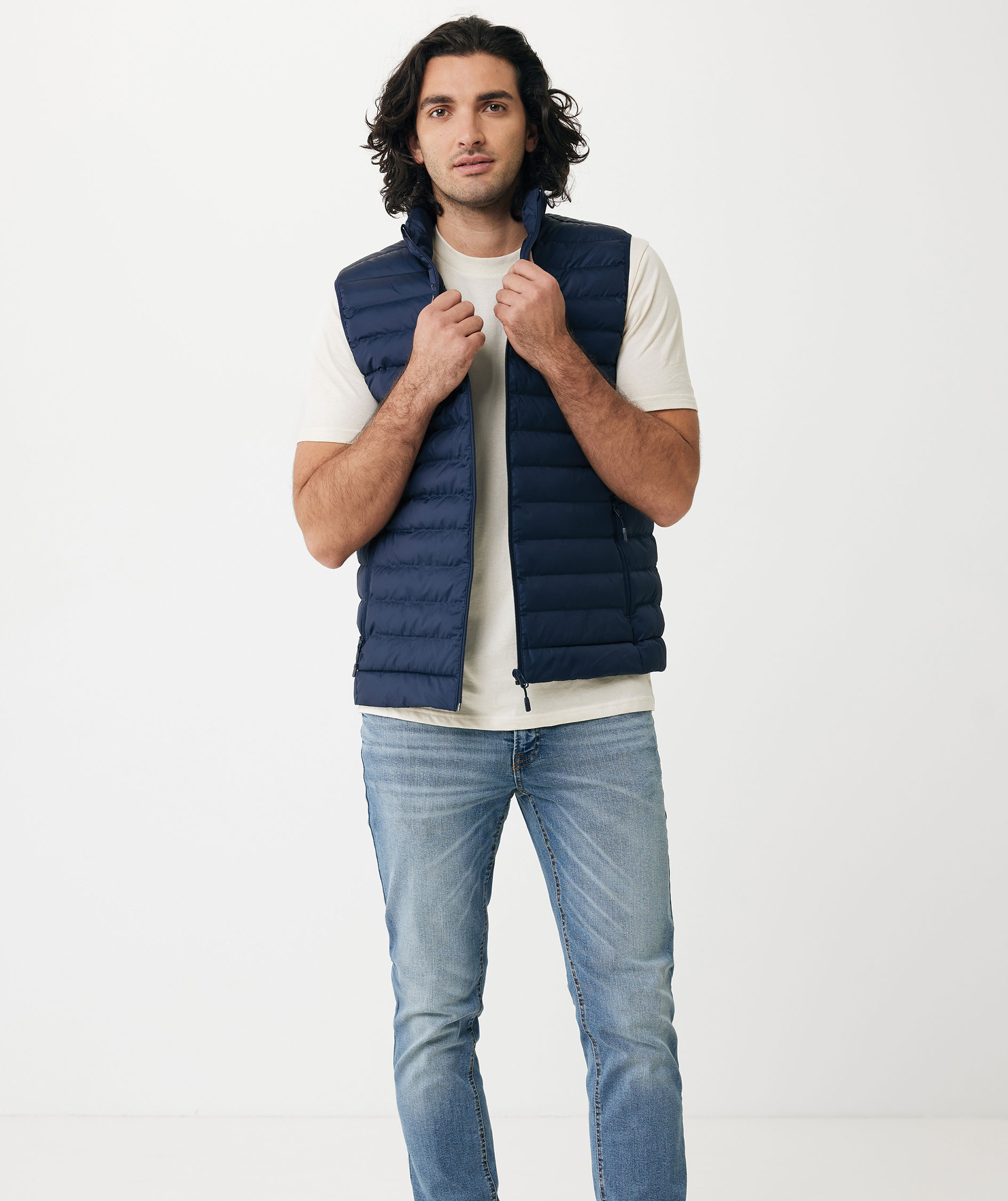 Iqoniq Meru vest, Marine